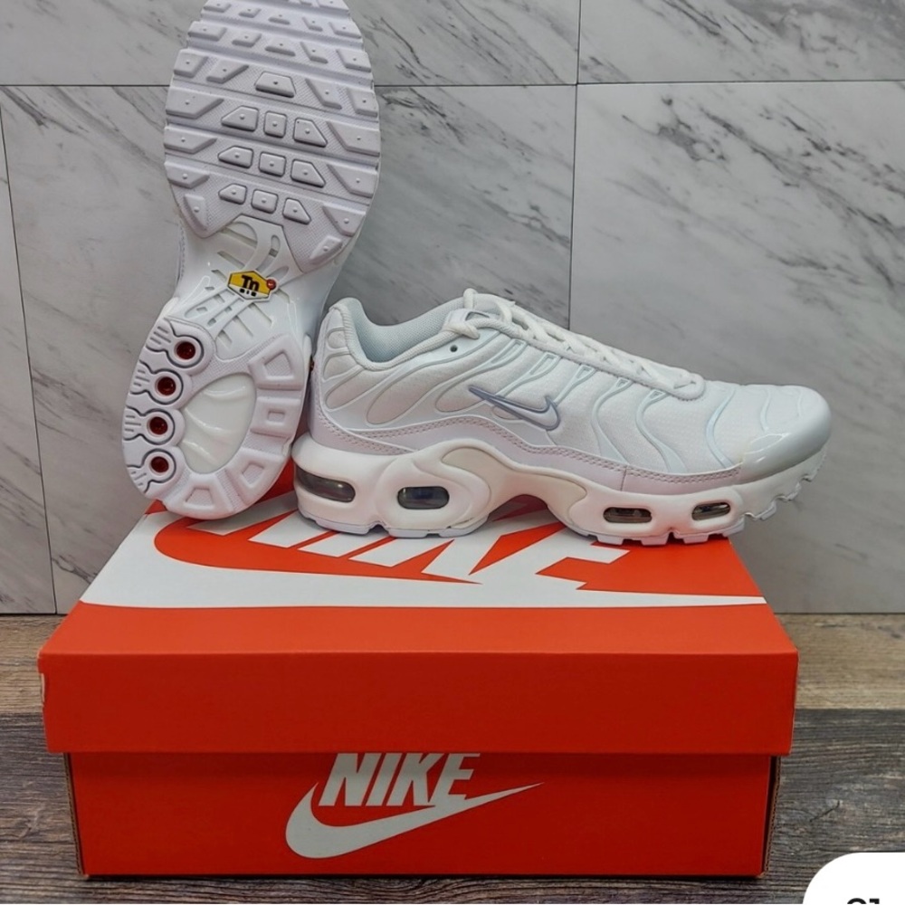 Nike White and Gray Air Max Sneakers